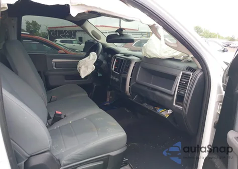 2015 Ram 1500 Tradesman z USA, uszkodzony, nr VIN 3C6JR6DT3FG595147